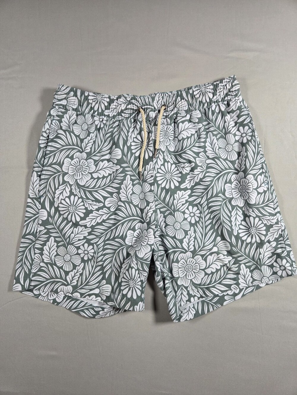 Fair Harbor Men's Sage Green Floral Drawstring Swim Trunks Large
